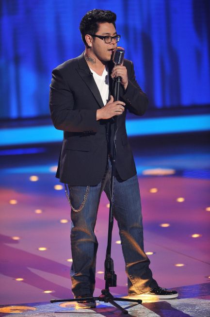 Andrew Garcia chain on american idol