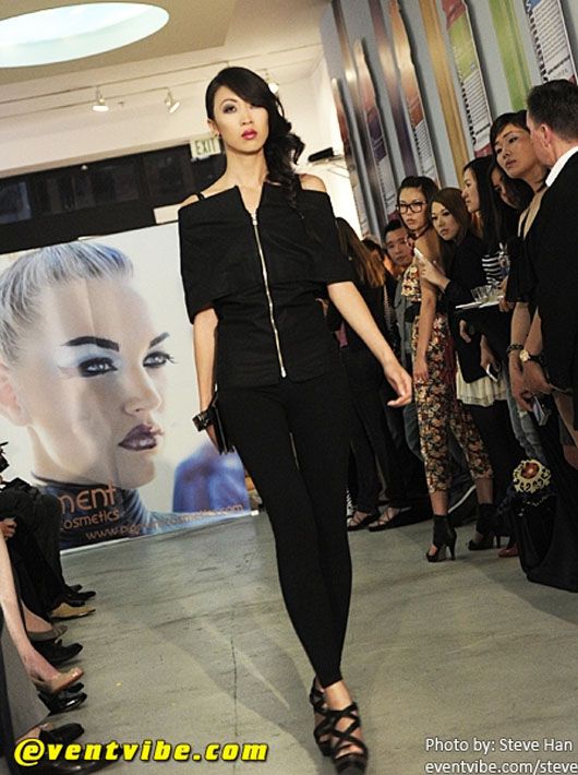 Chan.nel Karama LTD at SFFW 2010 black jumper image of Chan.nel Karama LTD at SFFW 2010 black jumper