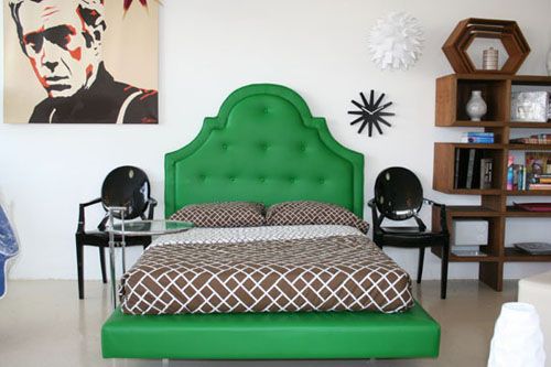 Retro Curved Upholstered bedframe image of Retro Curved Upholstered bedframe