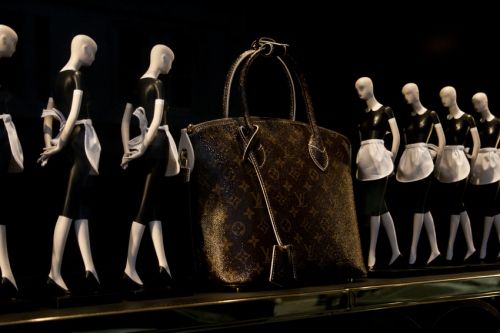 lv-bag-and-maids